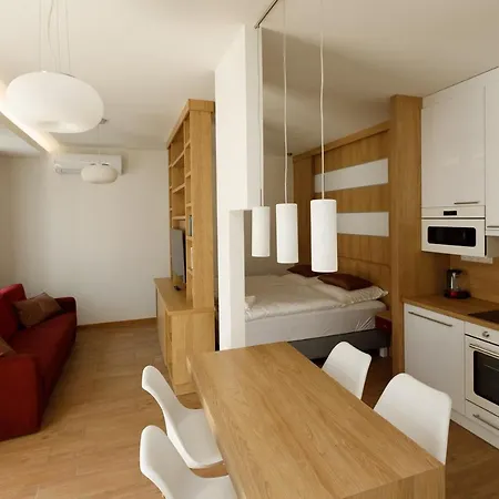 La Bella Centrum Piros/sarga