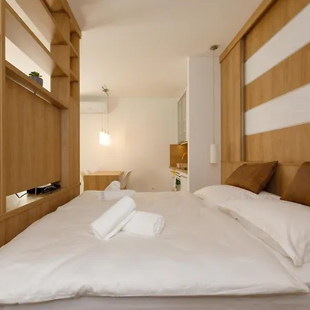 La Bella Centrum Piros/sarga Apartmán