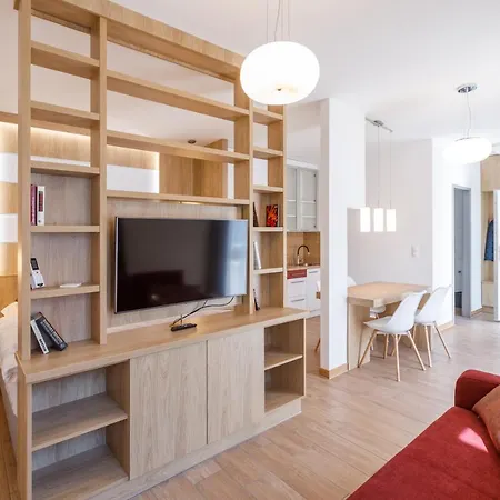 La Bella Centrum Piros/sarga 公寓