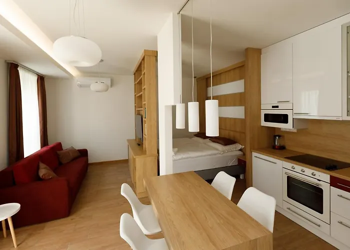 La Bella Centrum Piros/sarga