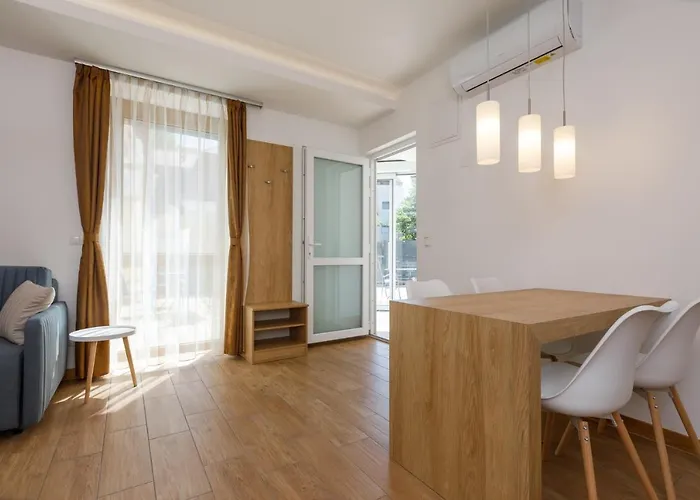 Apartament La Bella Centrum Piros/sarga