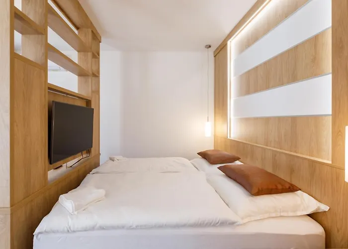 La Bella Centrum Piros/sarga * Hévíz