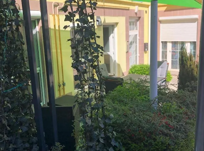 La Bella Centrum Piros/sarga